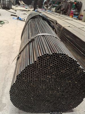 Customized Round Pipe Tube ERW Black Carbon Steel Pipe with Good Q235 Q345 A36 Pipe
